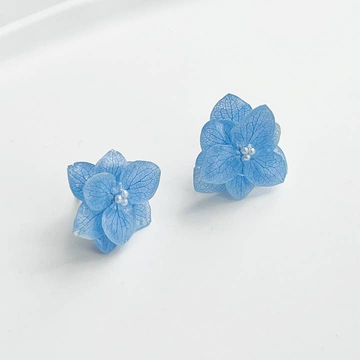 Blue Violet Hydrangea Earrings - Dried Flower Studs Earrings for wholesale by Ninaouity