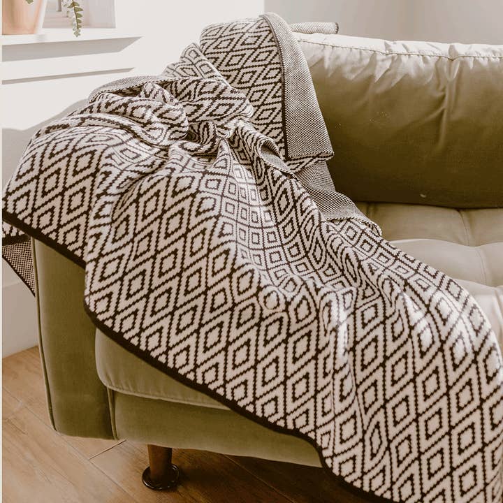 Seek & Swoon - Wholesale Throw Blanket - Bella Vista Throw Blanket - Italy-Inspired Cozy Home Decor
