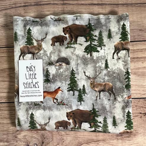 Couverture Forest Friends Grunge pour tout-petit pour la vente par Busy Little Stitches