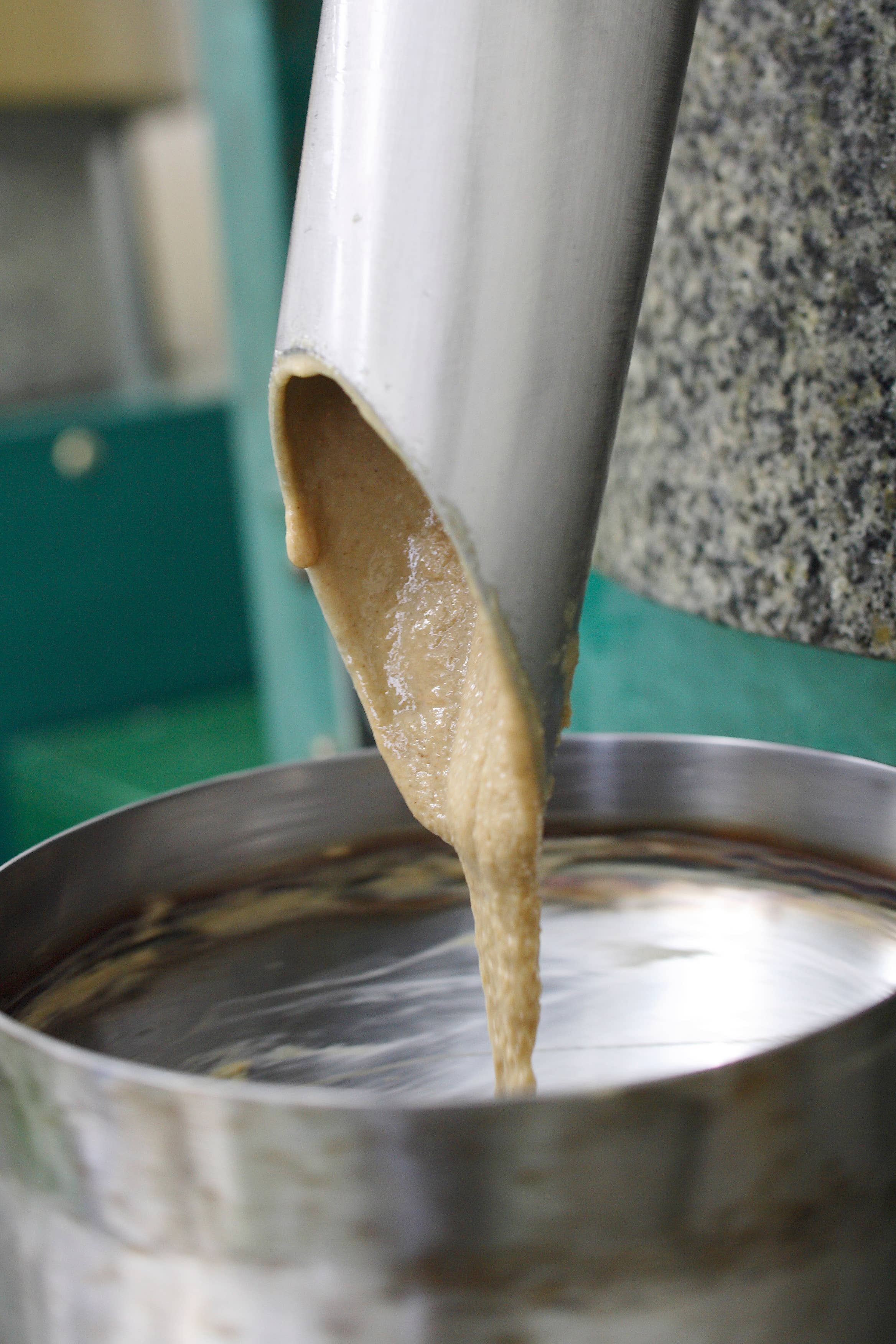 Japan Artisans - Wholesale Sauce - Henko–Roasted White Sesame Paste 225g | Kyoto,Japan7