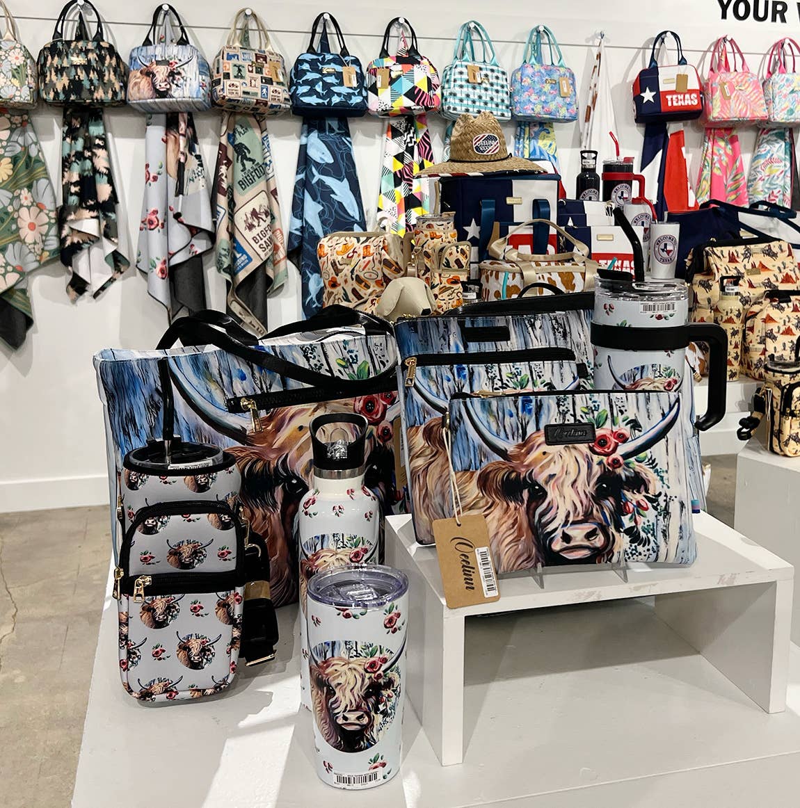 OEELINN - Wholesale Pouch - Women's - Durable and Aesthetic Highland Cow Zip Pouch Wristlet  Affordable Charm for Every Day1