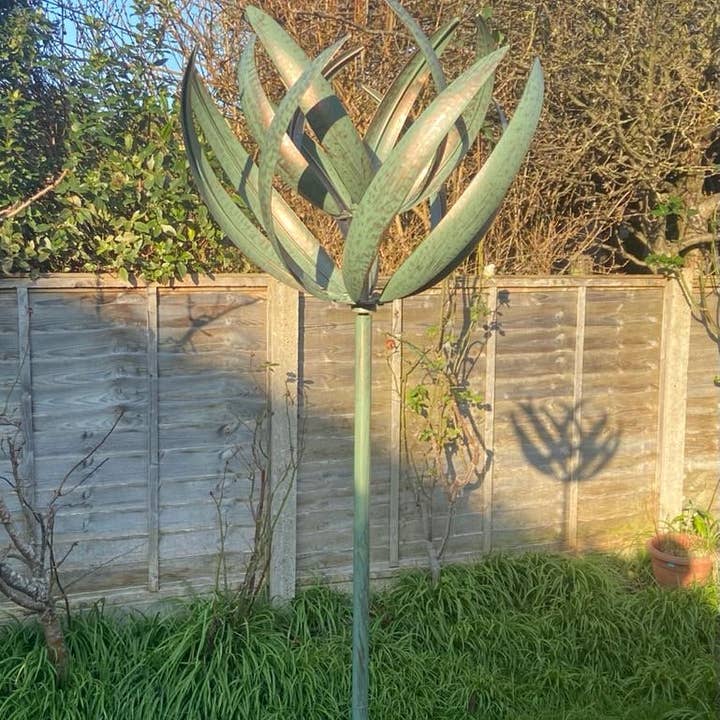 Marissa's Gifts – wholesale Wind spinner – Burghley windsculpture in verdigris and gold