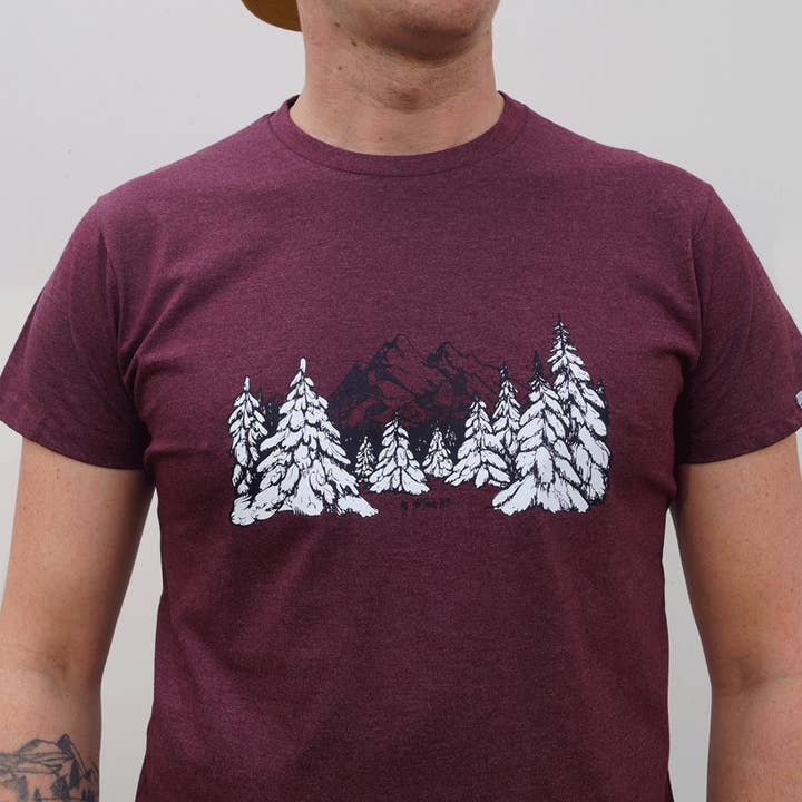 Maglietta Uomo - Foresta innevata per la vendita all'ingrosso da parte di Hot Savoie 74