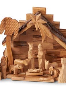 Mini Stable with hard cut nativity figures for wholesale by Earthwood