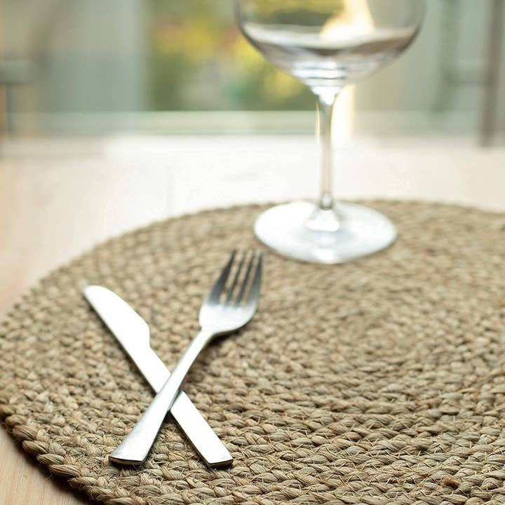 chardin home - Wholesale Placemat - Natural Jute Hand Braided Round Placemats, Set of 4, 14 Inch4
