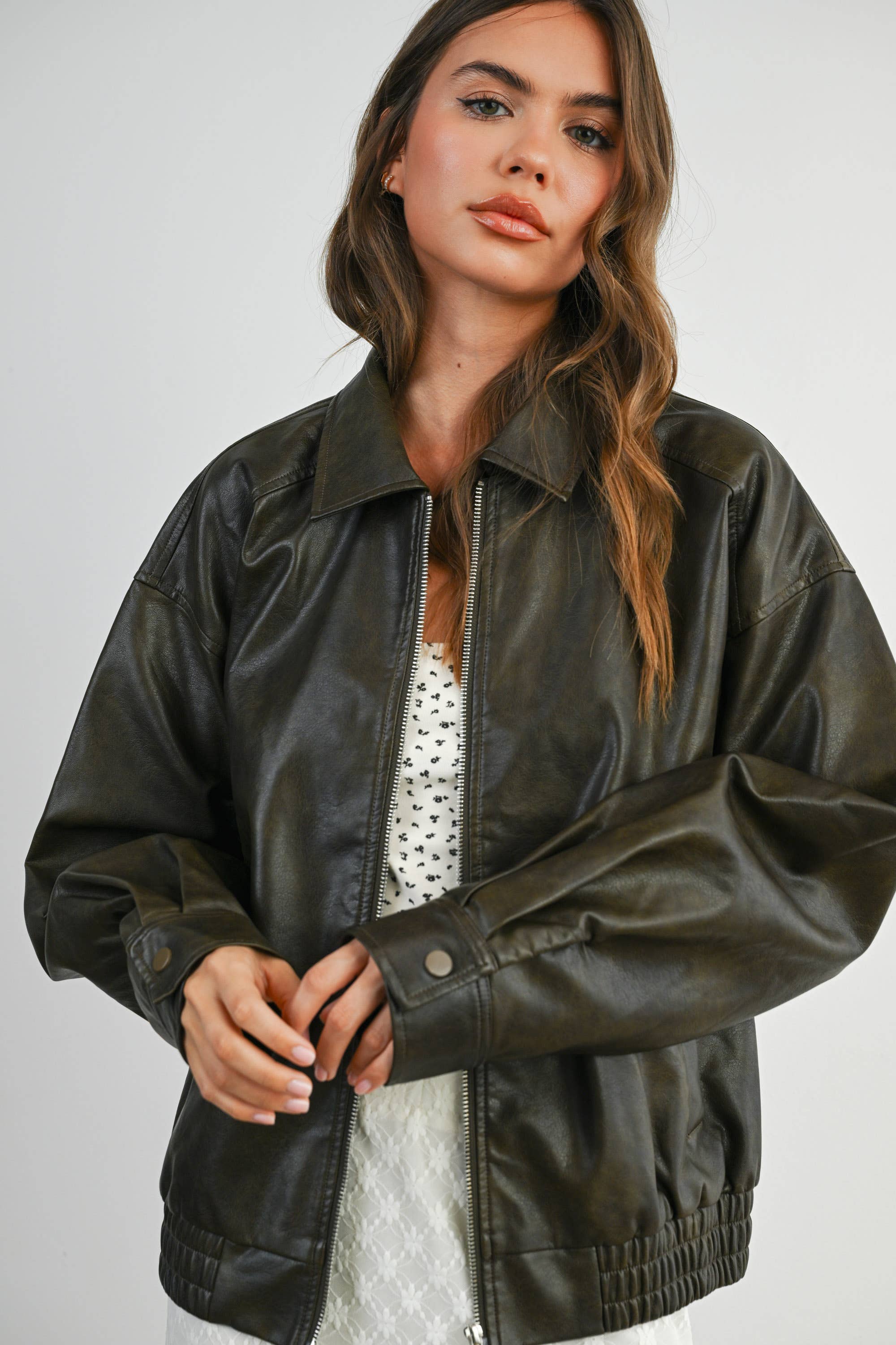BUTTERMELON - Wholesale Jacket - Women's - Collared Zip-Front Leather Jacket - BMJ796839