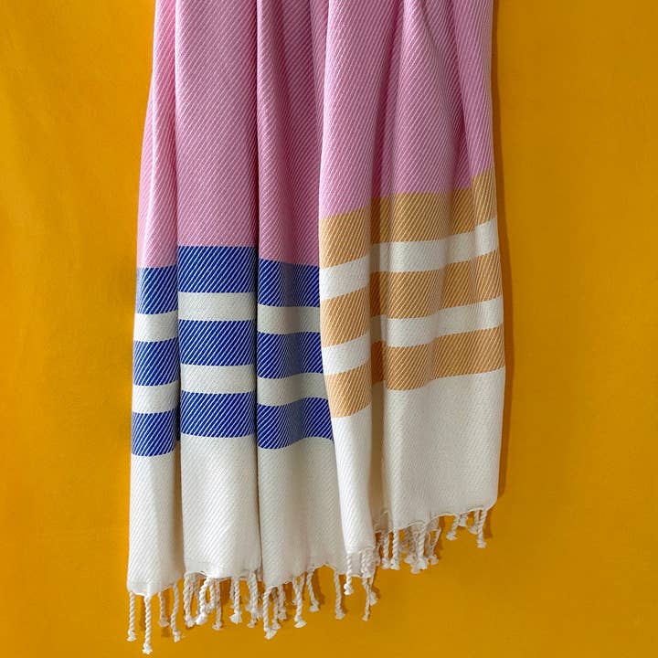 Natural cotton throw - Pink for wholesale by Living Roots
