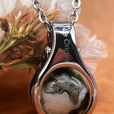 Crystal Connexion - Vendita all'ingrosso Collana con ciondolo/pendaglio - Ciondolo Luna in Pietre Naturali con Espositore Le Origini2