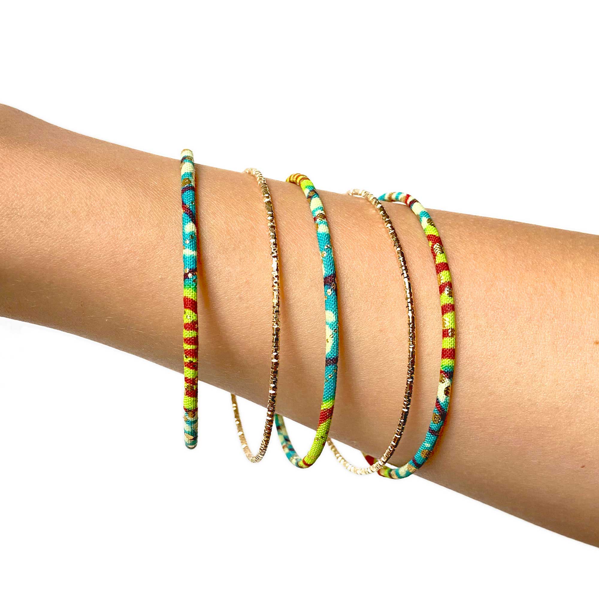 Melokane – wholesale Manschettarmband – Tunna armband i turkos, anis, röd, guldvax - 2 storlekar3