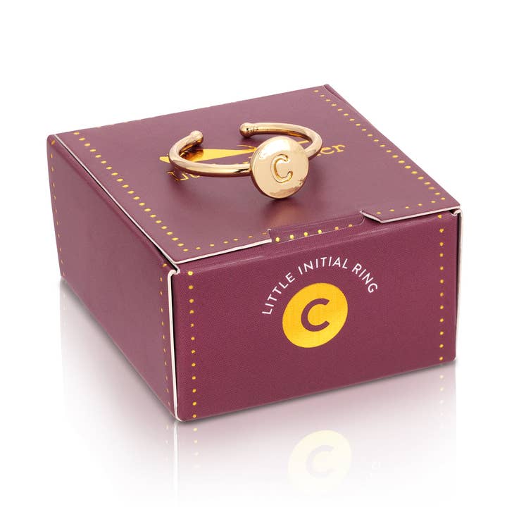 Bague initiale - petite boîte - C pour la vente par Lucky Feather