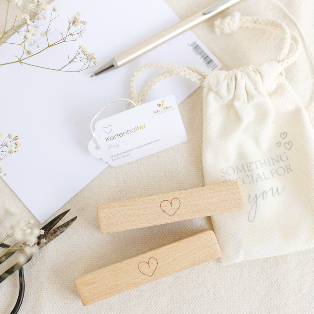Bake Affair GmbH - Wholesale Place Card / Place Holder - “Heart” card holder set in a linen bag4