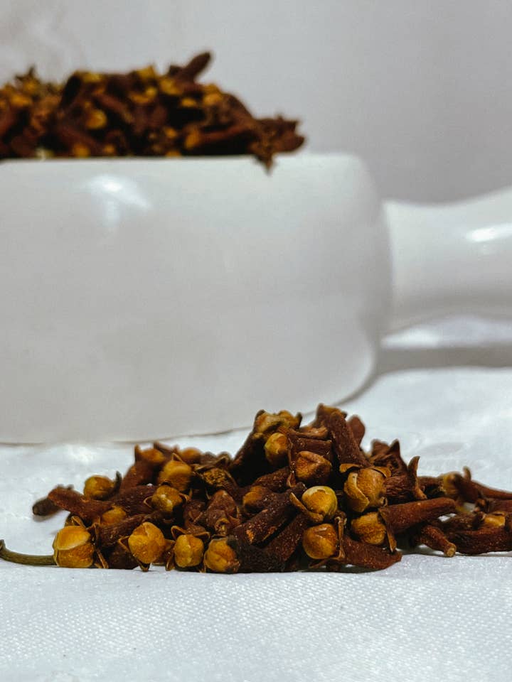 Ceylon Cloves for wholesale by Rtsspices