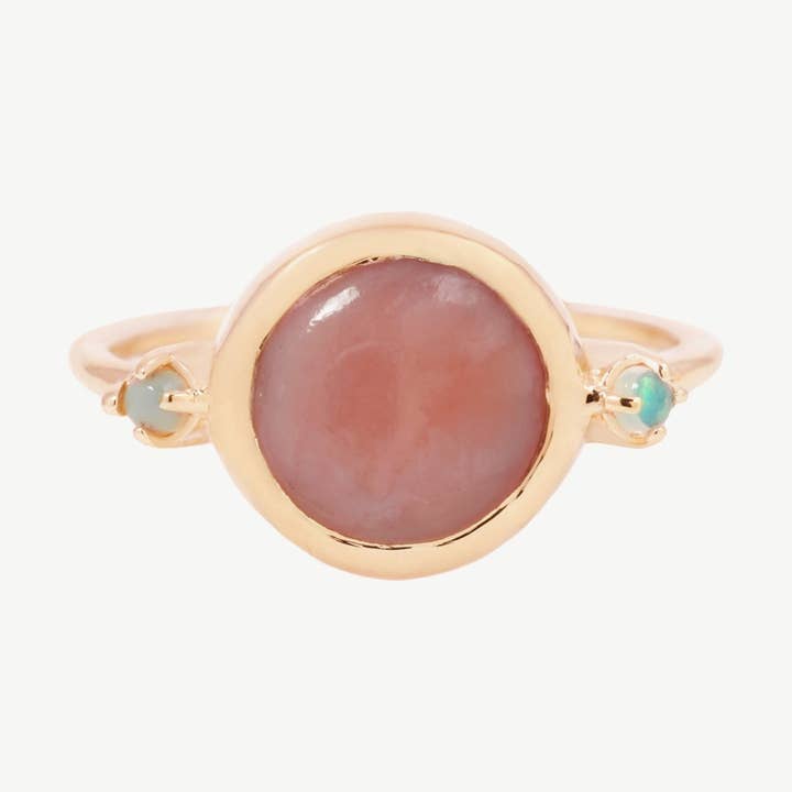 Bague étoile cachée en opale rose+opale pour la vente par Studio Grun