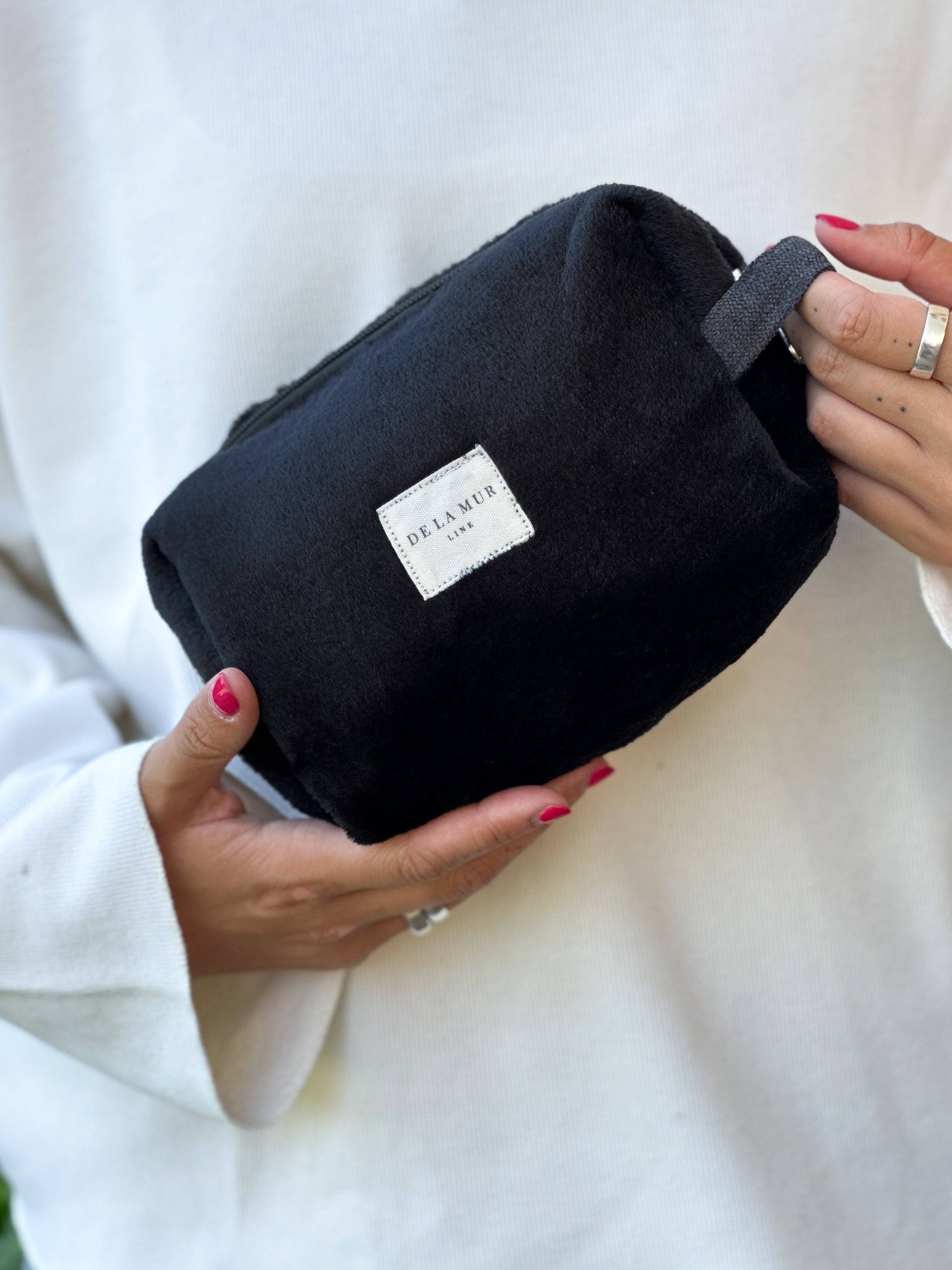 De La Mur – wholesale Necessär - Dam – Medium Noir Necessär1