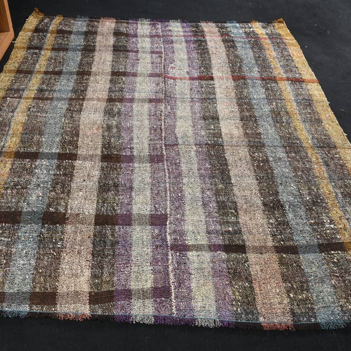 Tapis rustique fait main, 5,9x6,8 pieds Tapis de zone rayé marron et gris pour la vente par Vintage Rugs Loom