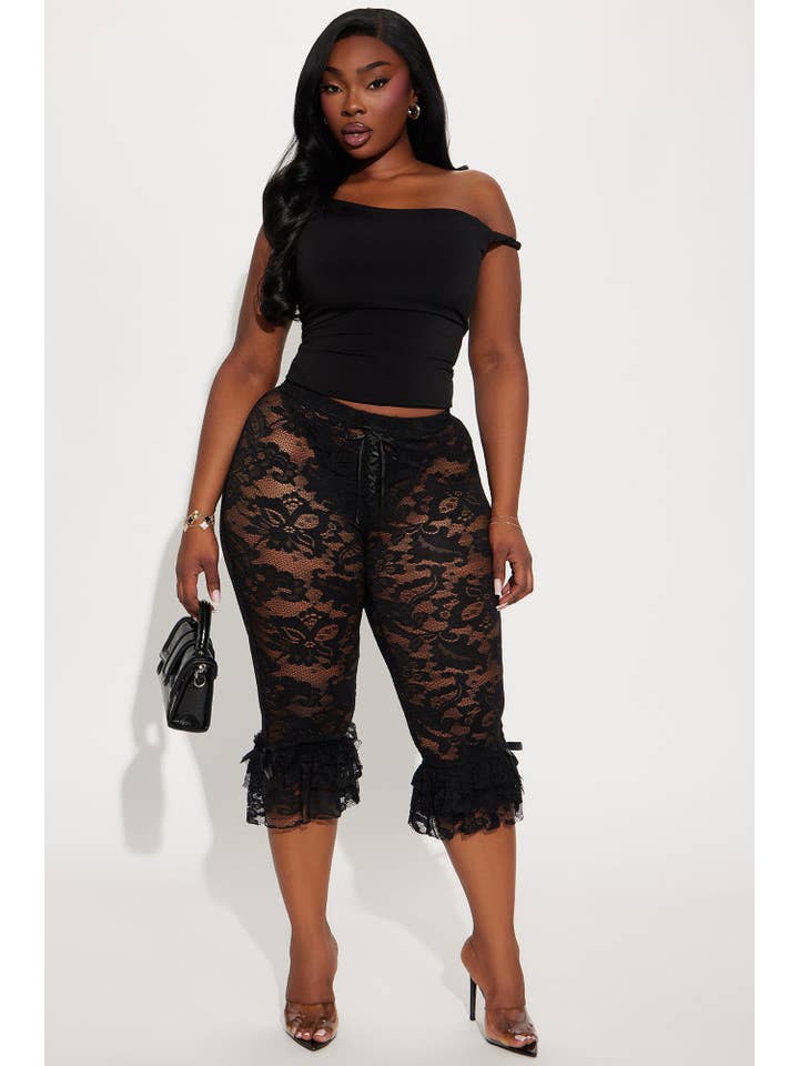 5besties inc - Wholesale Pants - Women's - FLORAL LACE RUFFLE HEM CAPRI PANTS
