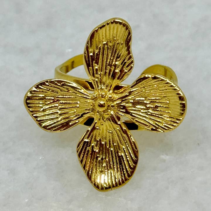 Camelia ring for engroshandel hos Poudre Bijoux