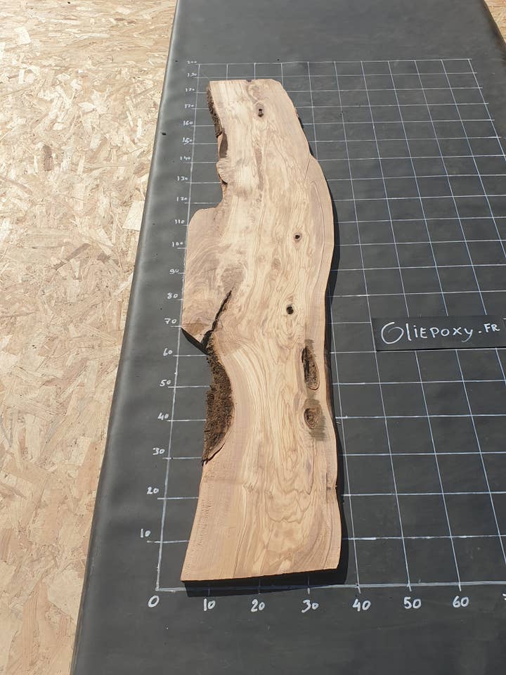 Tavola in legno d'ulivo N°51 per la vendita all'ingrosso da parte di oliepoxy