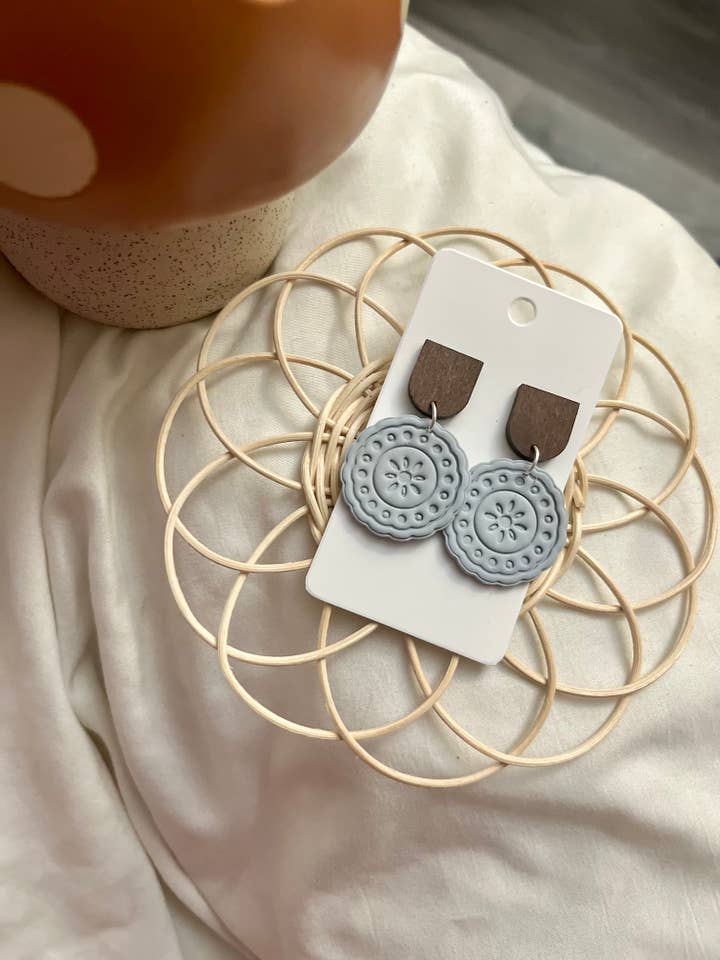 boho medaljong dinglande örhängen för wholesale av Terra Made