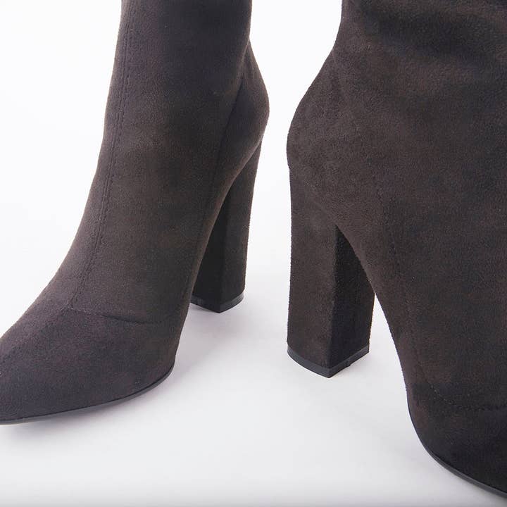 Shuzee – wholesale Booties – Women's – Alicia Black Pointed Block Heel Ankle Boots In Suede2