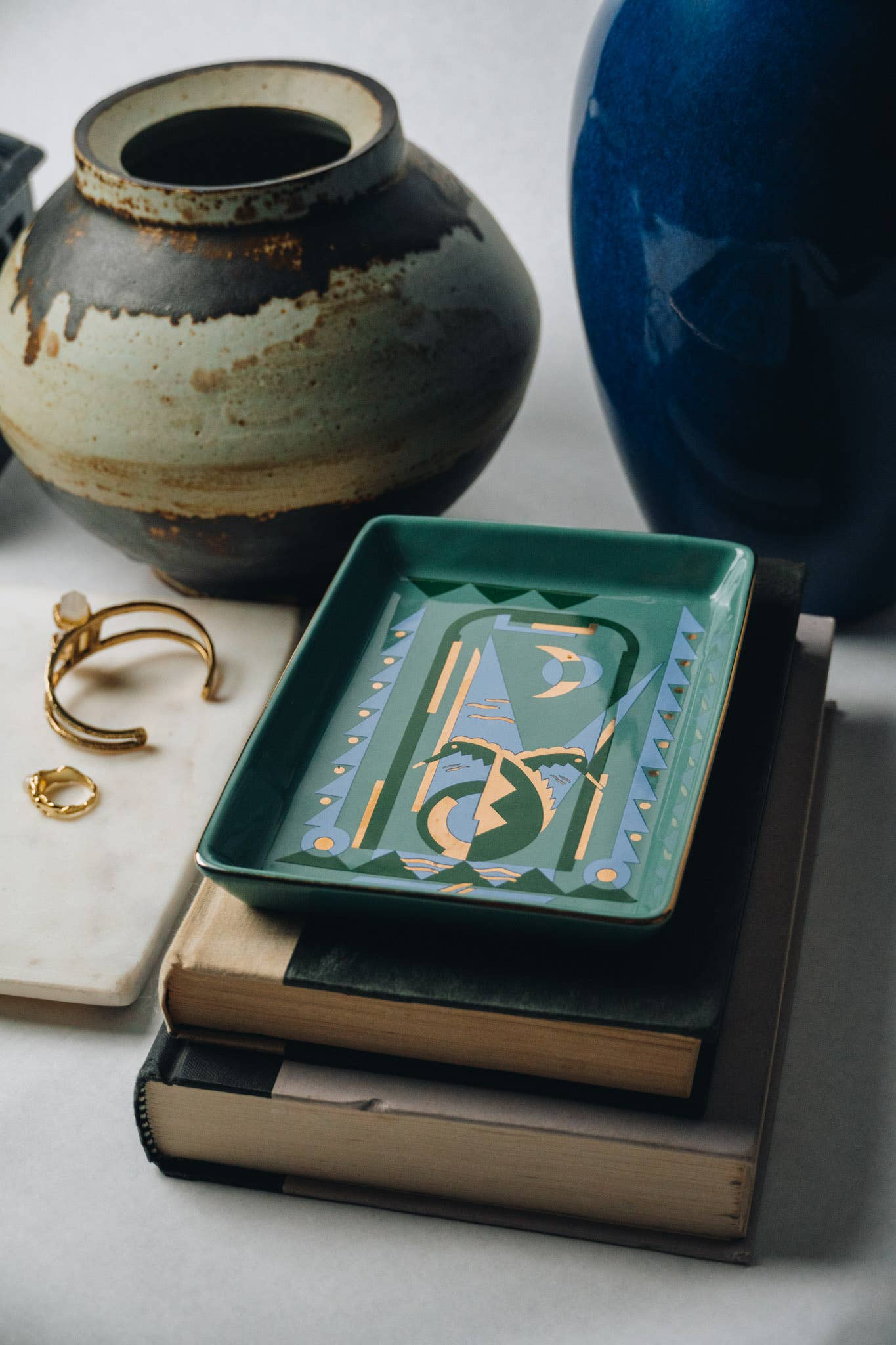 Spitfire Girl - Vendita all'ingrosso Vassoi decorativi - Vassoio in ceramica con motivo Art Deco e cavalluccio marino2