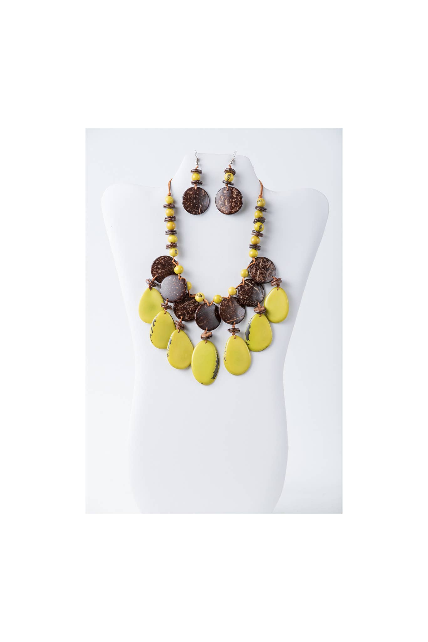 TaguArtsy – wholesale Jewellery set – Adri Tagua & Coconut Shell Necklace3