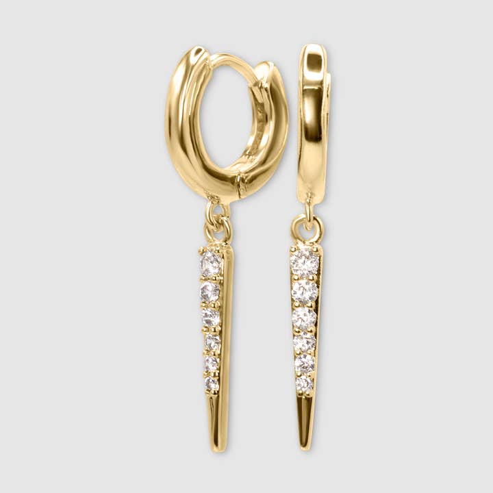 Gnistrande Dagger Huggies för wholesale av MW Curated