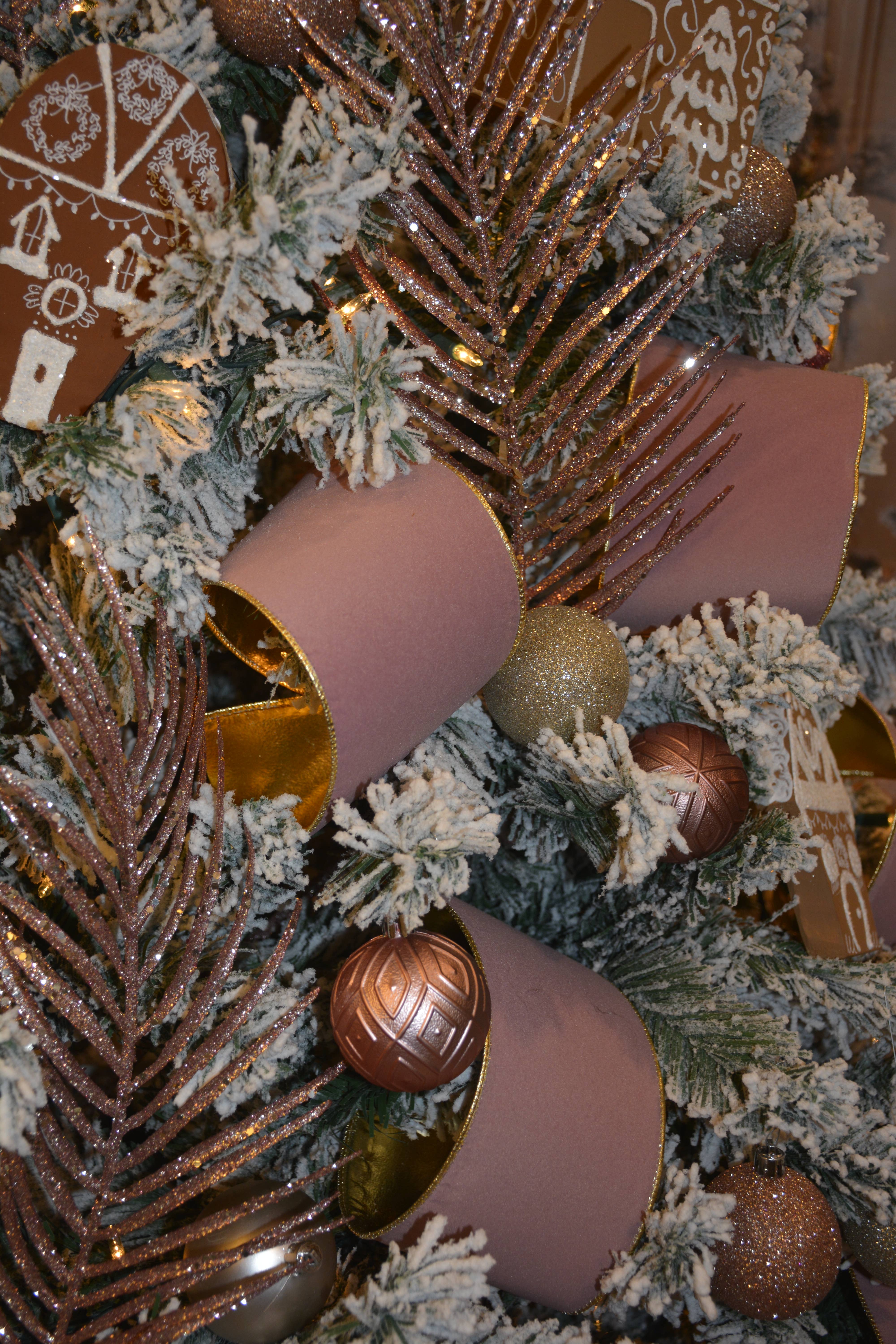 May Arts Ribbon - Wholesale Ribbon - Gift Wrapping - 4" Red Velvet Reversible Gold Wired Ribbon2