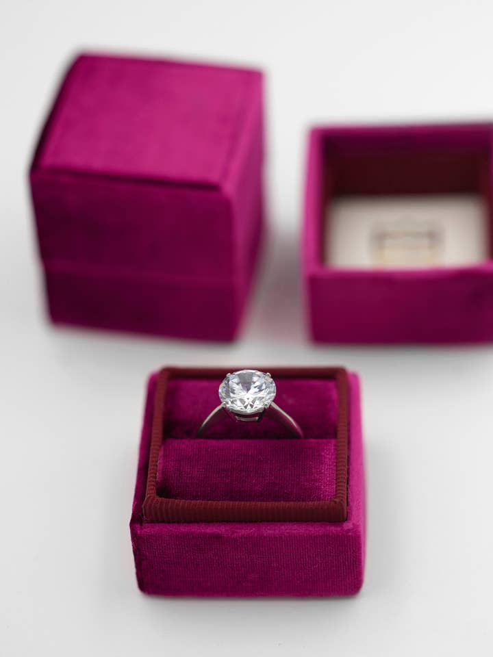 The Astor Classic Single for wholesale by The Mrs. Box