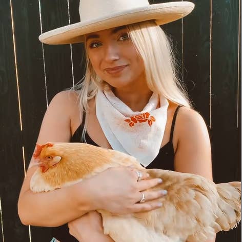 HAUS of TRADE - Wholesale Straw hat – women's - The Sunbleached Fine Palm Pencil Roll Hat4