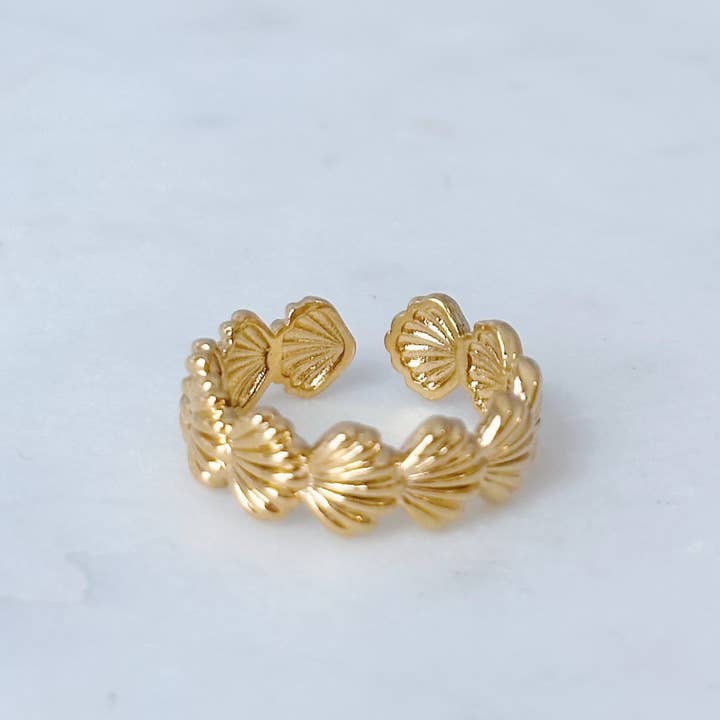 Chunky gold seashell ring for wholesale by Salt & June