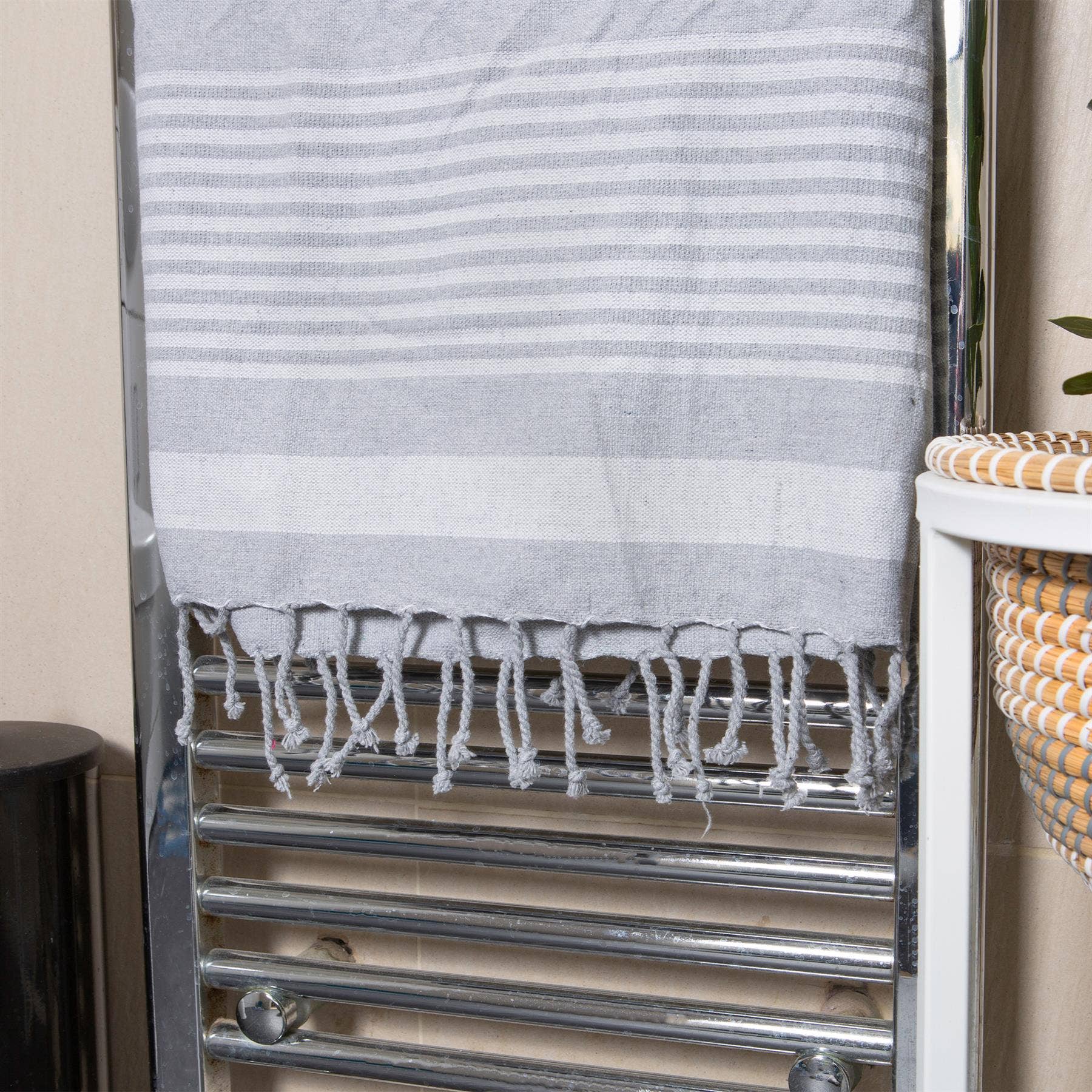 Rinkit Ltd - Wholesale Bath Towel - Nicola Spring Deluxe Turkish Cotton Bath Towel - Light Grey2
