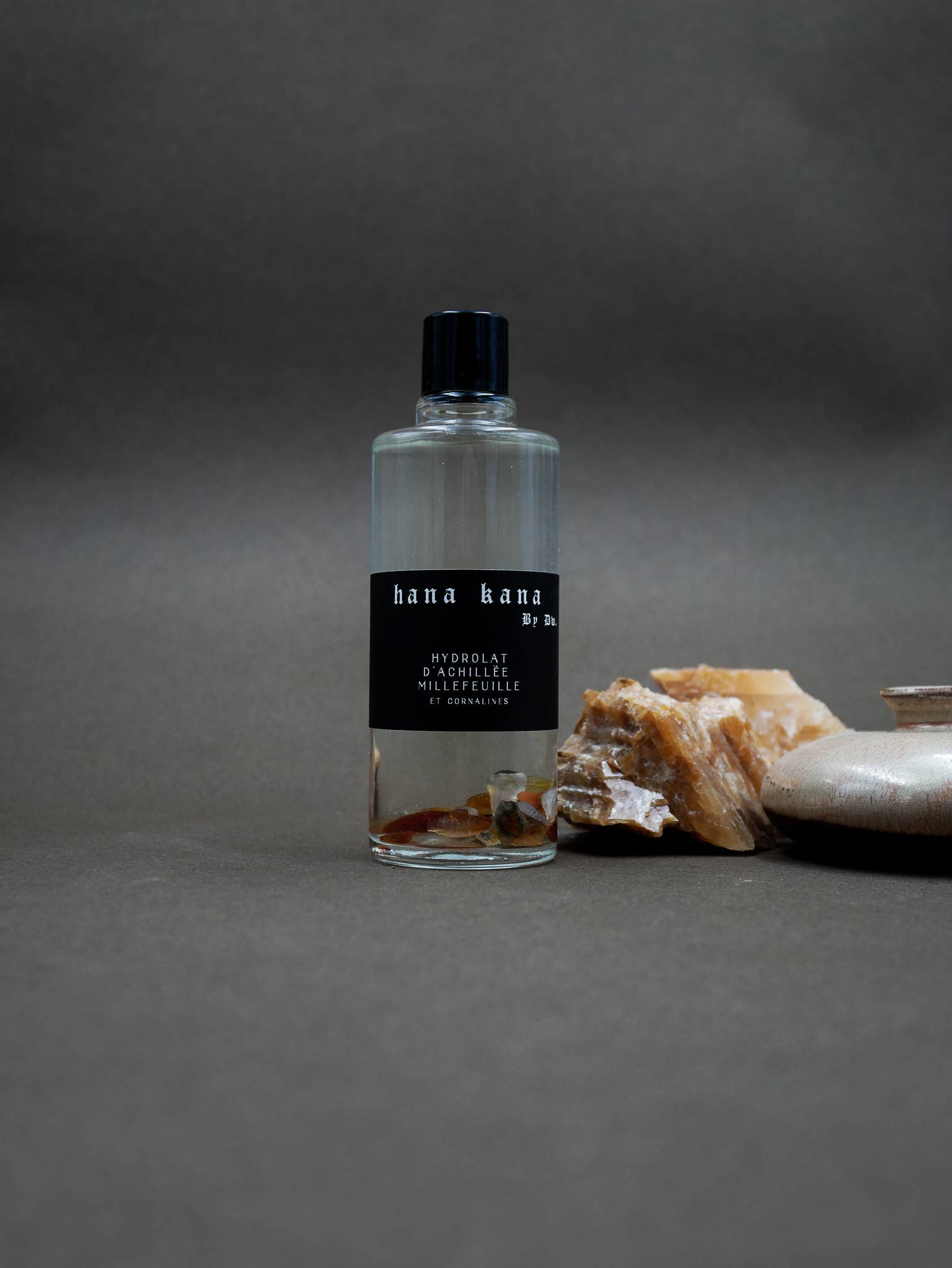 Hana Kana – Engroshandel Ansigts- og kropsspray – Hjortetrøst- og karneolhydrosol3