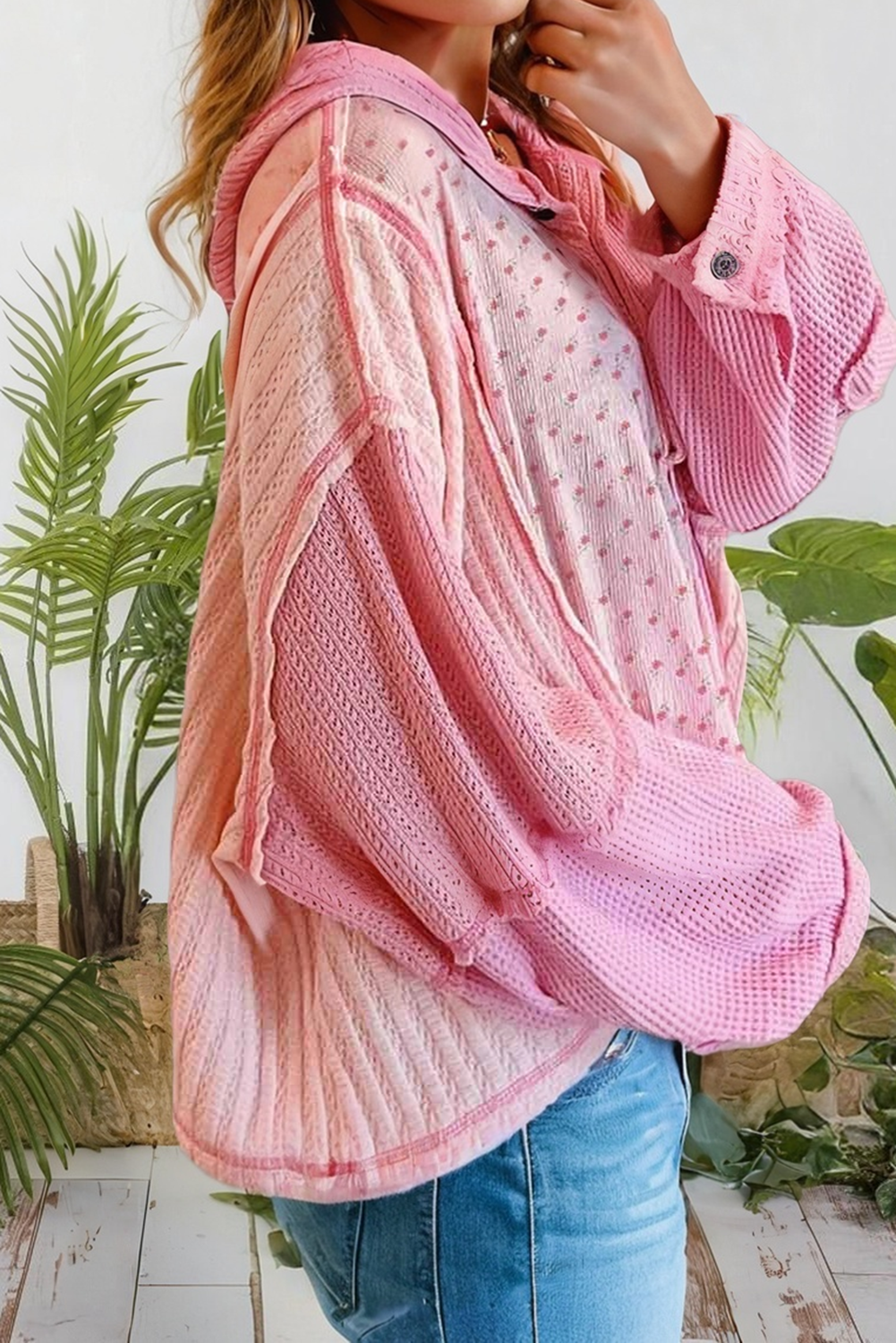 Rose Pull à capuche oversize en patchwork floral gaufré (S-XL) en vente sur Faire1