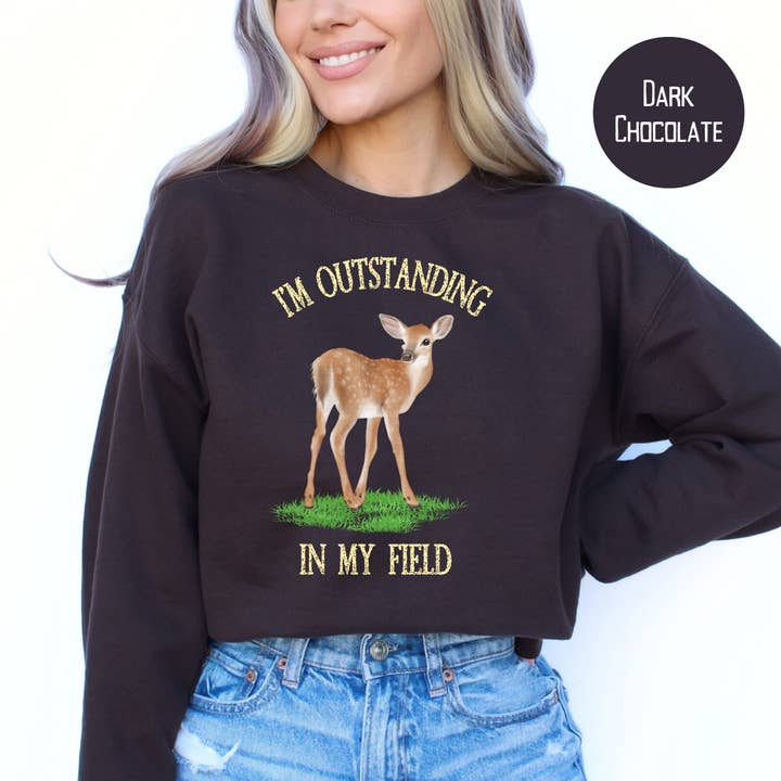 Kollega eller Chef Gave Sweatshirt, Fremragende i Mit Felt Sjov Hjorteelsker T-shirt for engroshandel hos CindyL Boutique