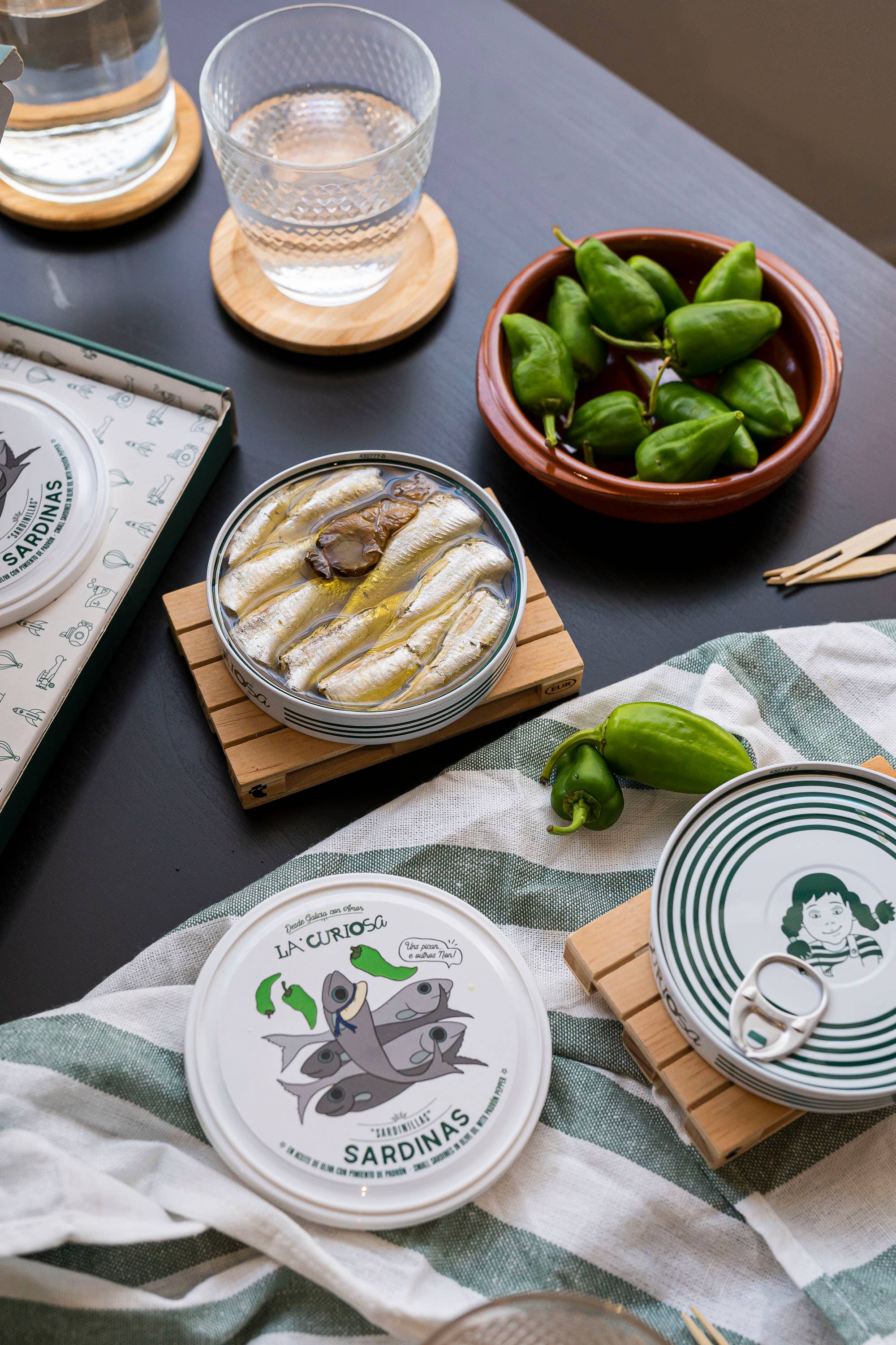 La Curiosa - Wholesale Tinned Fish - Small sardines with padrón peppers 10/14 pieces6