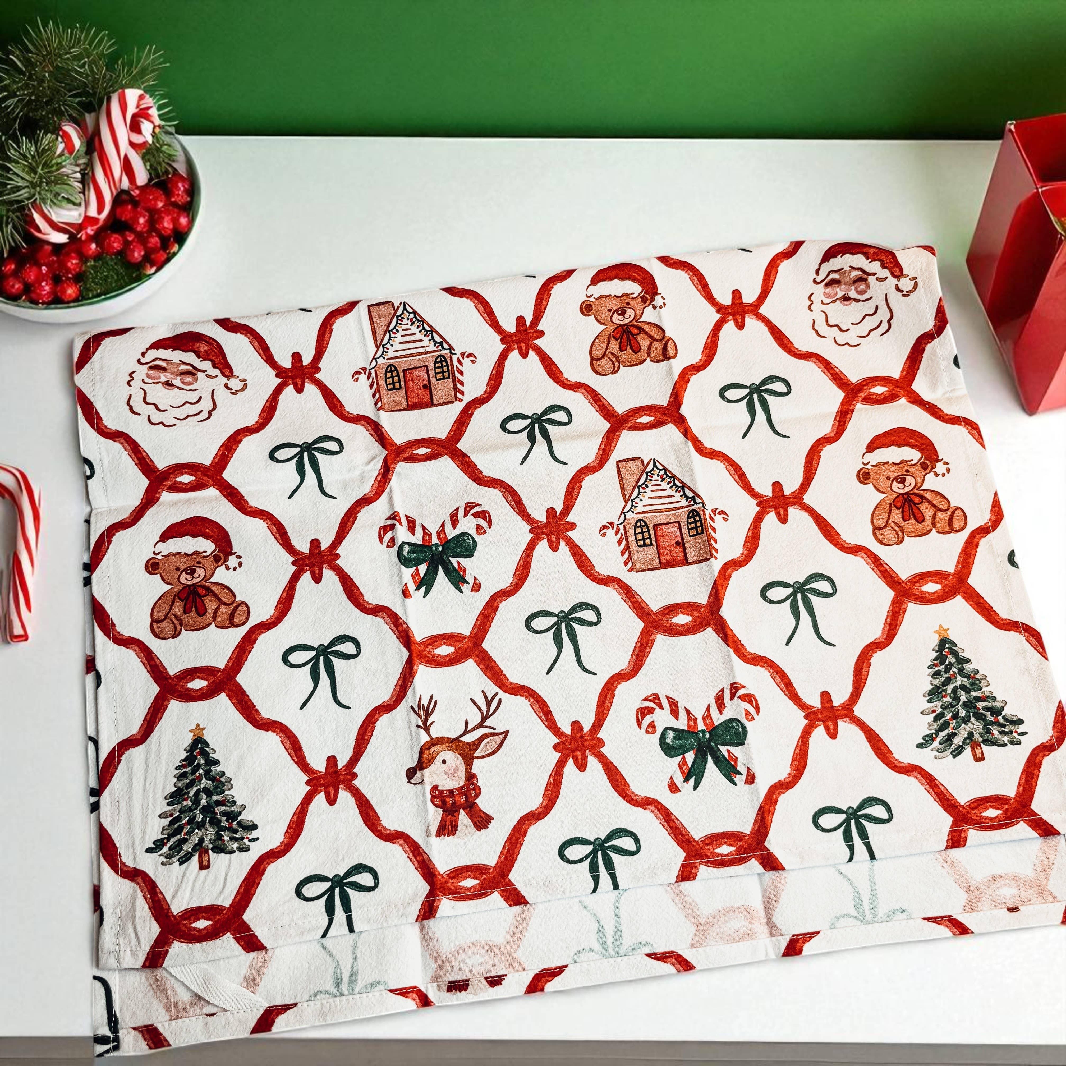 Gia Roma - Wholesale Tea Towel - Vintage Santa Holiday Kitchen Towel & Decor | Pink Christmas43