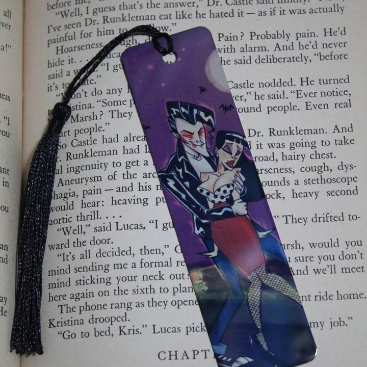 Dessin animé rétro Dracula et femmes//Marque-page en métal pour la vente par Raven Design