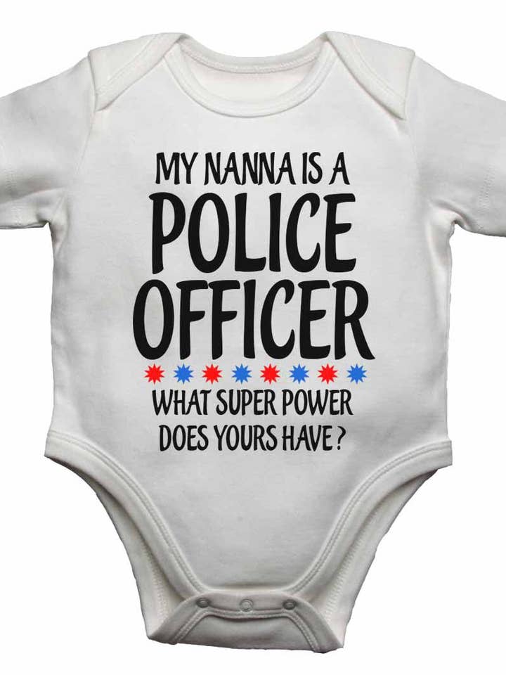 Ma grand-mère est policière. Quel est le pouvoir de la vôtre ? - Gilets pour bébés pour la vente par Little Ratbag