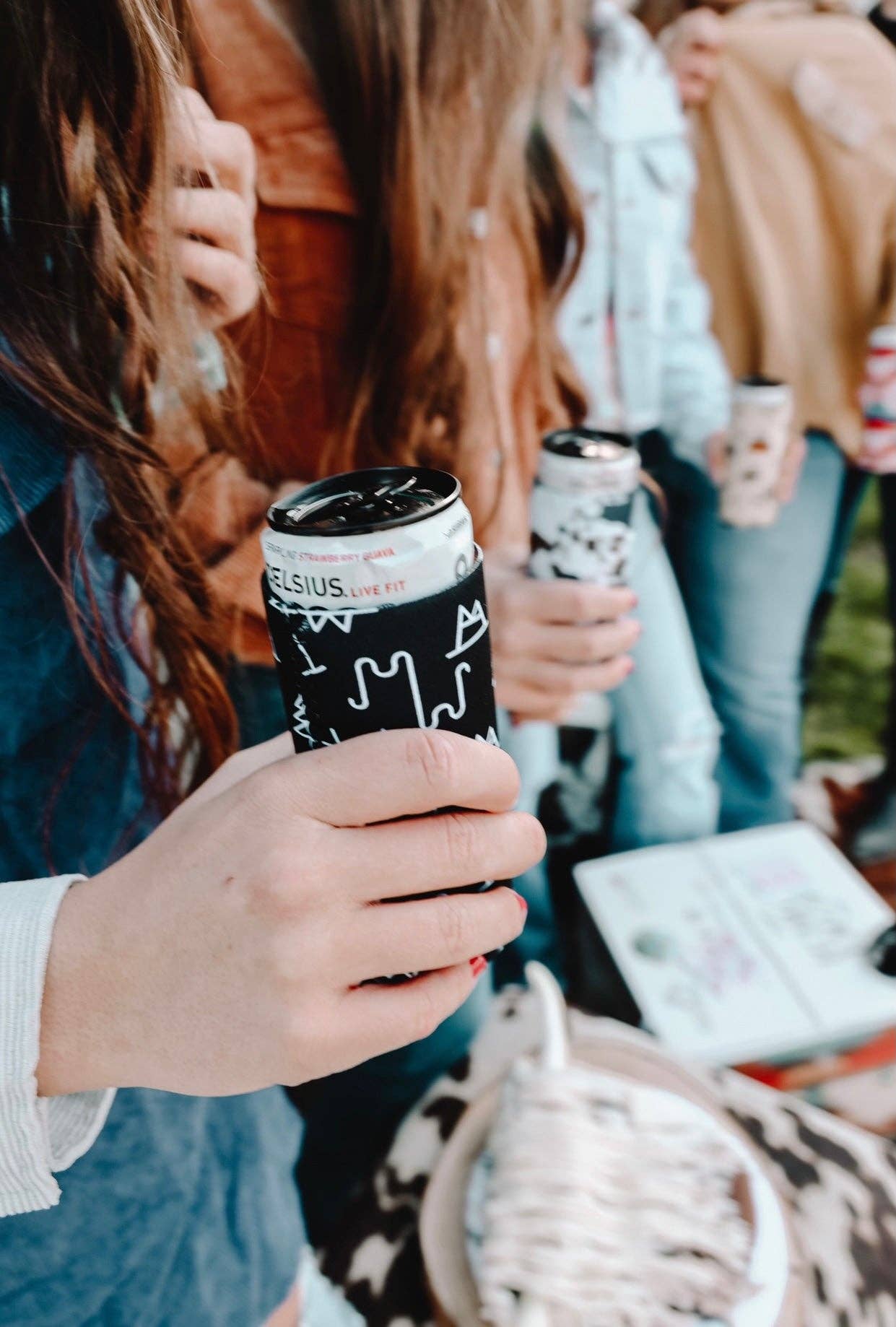 The Front Porch Label - Vendita all'ingrosso Rivestimenti per bottiglie e lattine - Black Brandin' Tall Coozie, confezione da 29