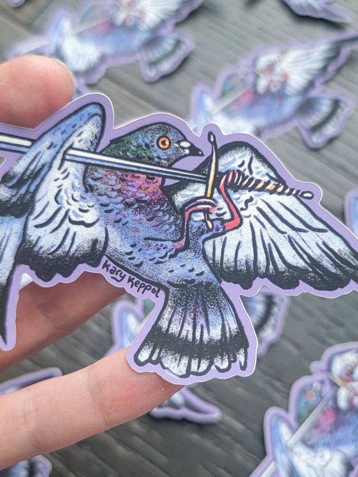 Autocollant en vinyle - Pigeon avec une épée pour la vente par Kary Keppol