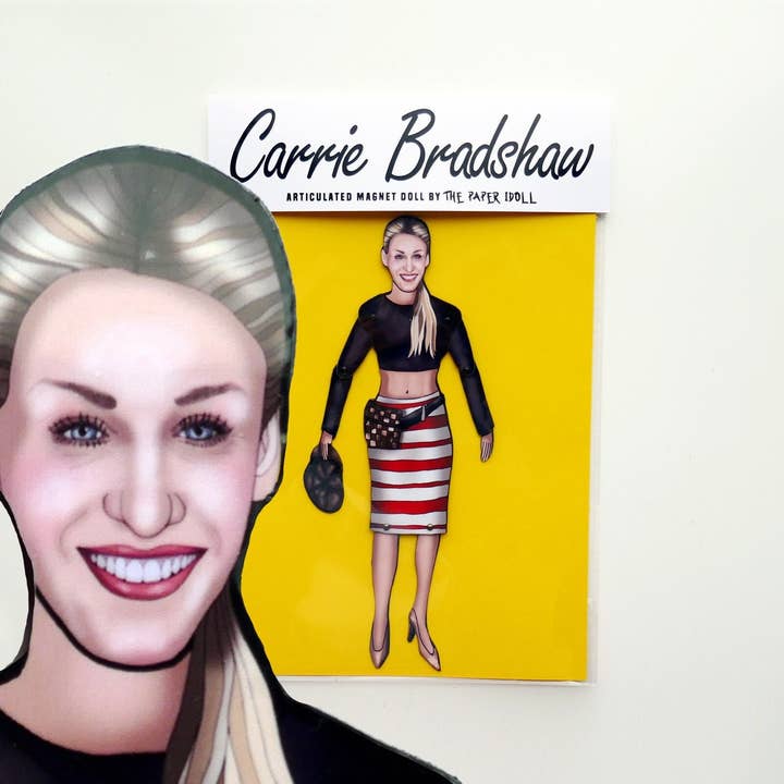 Posable fridge magnet Carrie Bradshaw | Celebrity magnet for wholesale by THE PAPER IDOLL