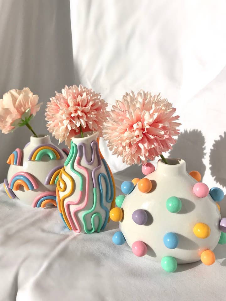 Vase à Bourgeons Rétro Éclectique Coloré - Mini Vase Bohème pour la vente par Sun Sprinkles