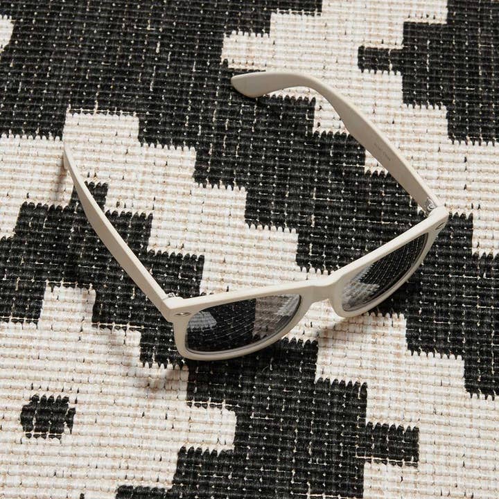 Black OUTDOOR BC ROMA REVERSIBLE Polypropylene Outdoor Rug for wholesale on Faire6