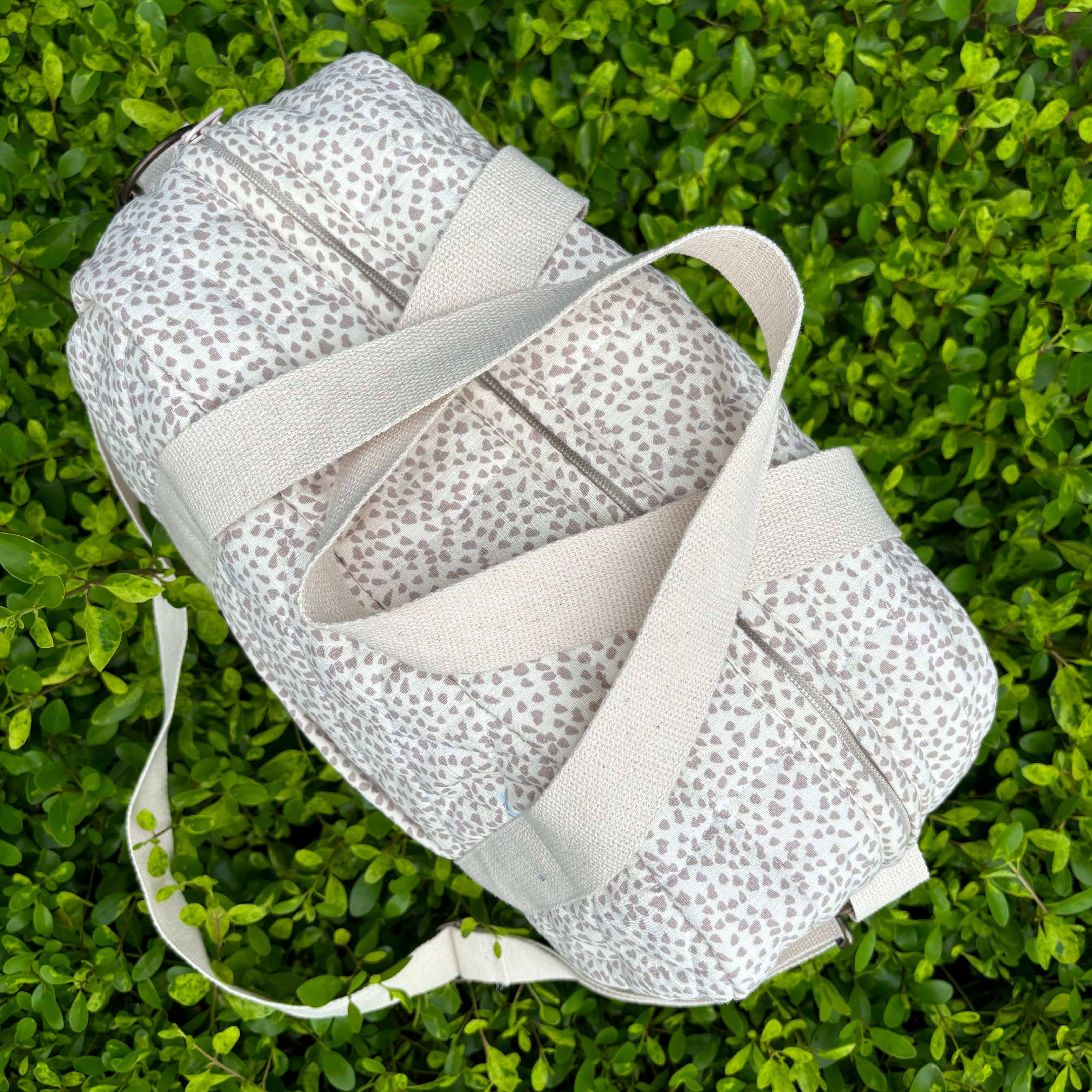 Zoey Inc. - Wholesale Luierrugzak/tas - Baby - Handgeborduurde Happy Trails Luiertas1