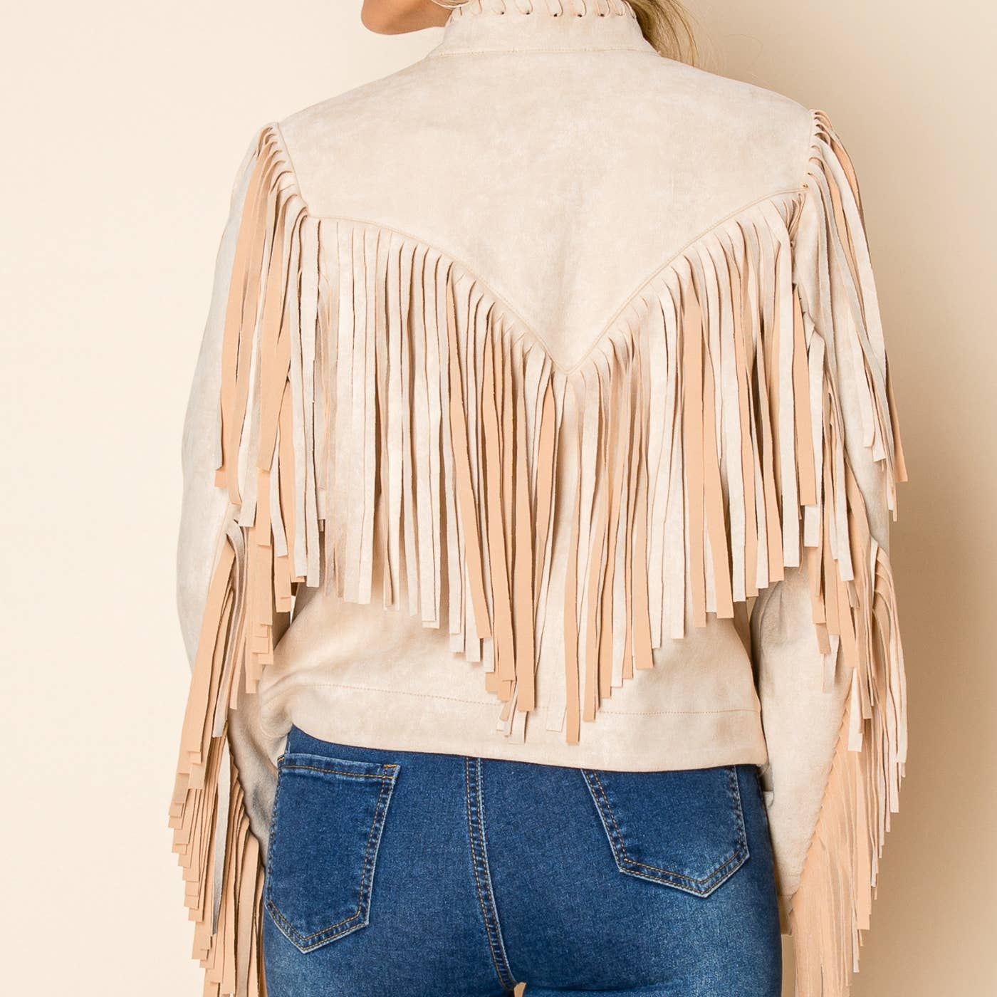 W.A.Y. --Wonderful And Young - Vendita all'ingrosso Giacca - Donna - GIACCA CON FRANGE W.A.Y IN PELLE SCAMOSCIATA CON DETTAGLIO A TRECCIA9