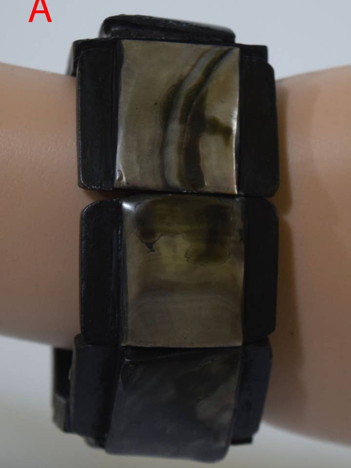 Wood bracelet with real shells for wholesale by Bamboo54