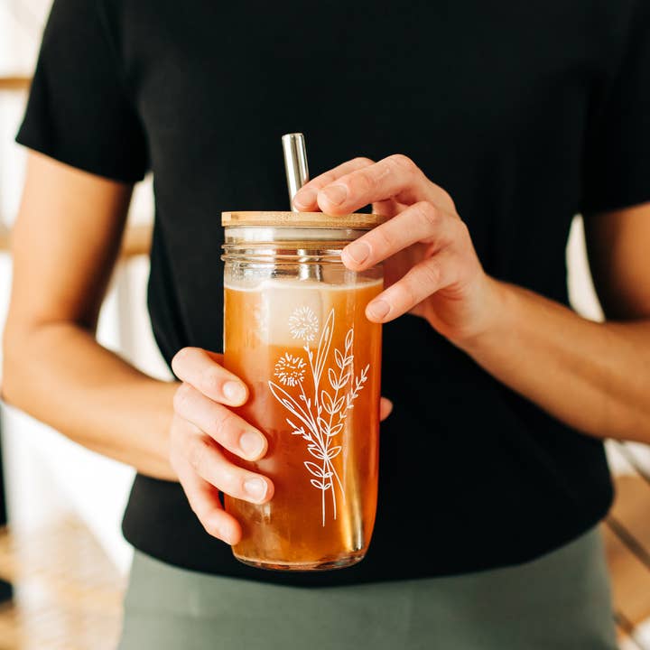 Grace and Joy Company - Wholesale Drinking Glass/Cup - Floral Bouquet Glass Tumbler + Bamboo Lid