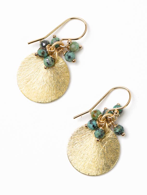 Boucles d'oreilles simples en turquoise africaine et or brossé Tranquil Gardens pour la vente par Anne Vaughan Designs Jewelry