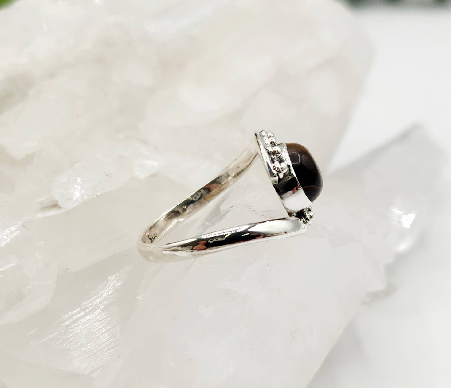 Meraki Gemstones – Engroshandel Solitairering – Tiger Eye Evil Eye Halvædelsten 925 sølvring1